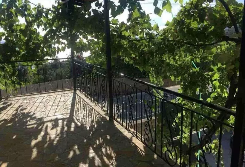 پانسیون Joni S House