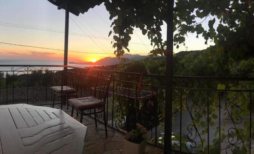 Pensjonat Joni S House