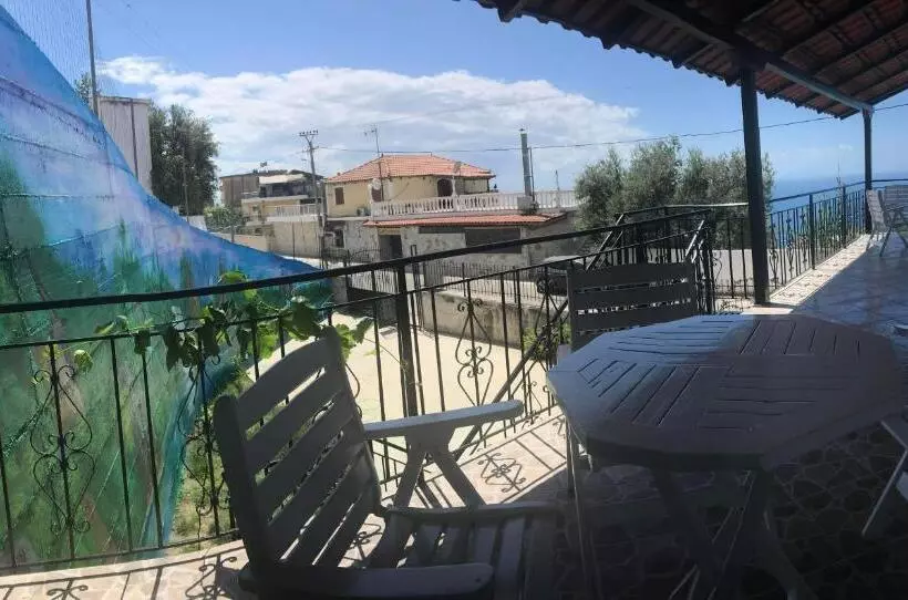 پانسیون Joni S House