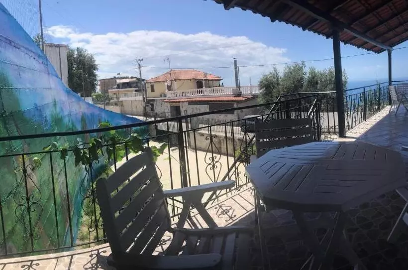 پانسیون Joni S House