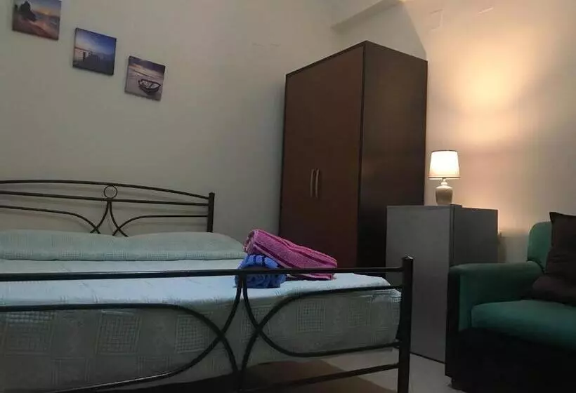 پانسیون Joni S House