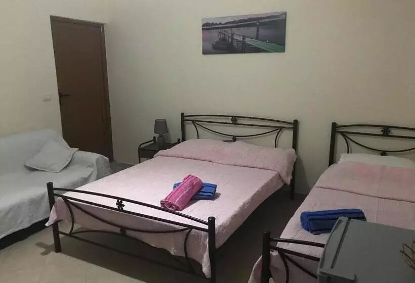 پانسیون Joni S House
