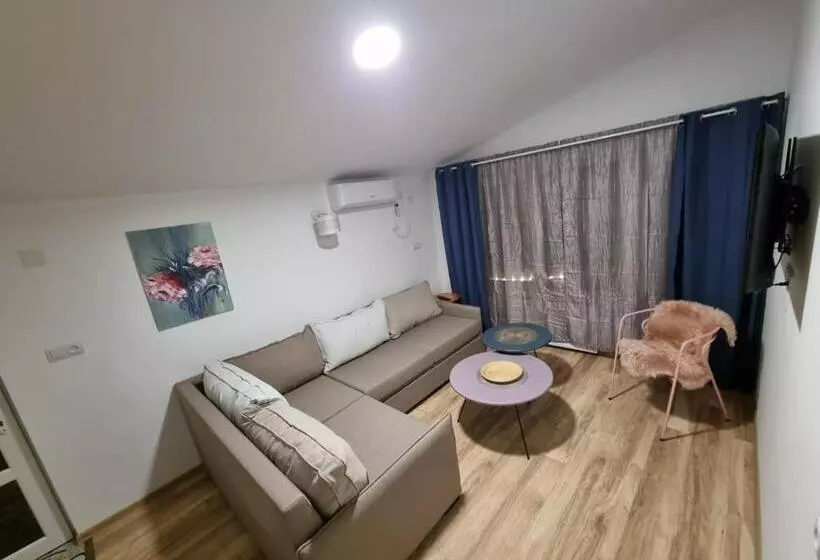 هتل Laguna Beach Club Bazaleti Lake