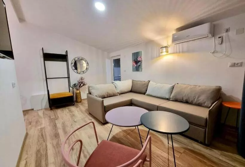 هتل Laguna Beach Club Bazaleti Lake