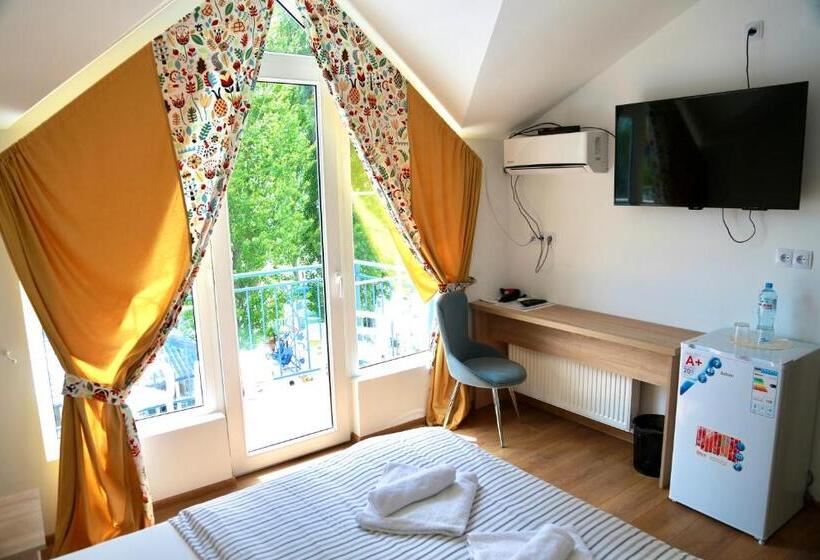 هتل Laguna Beach Club Bazaleti Lake