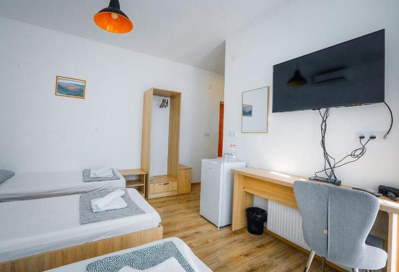 هتل Laguna Beach Club Bazaleti Lake