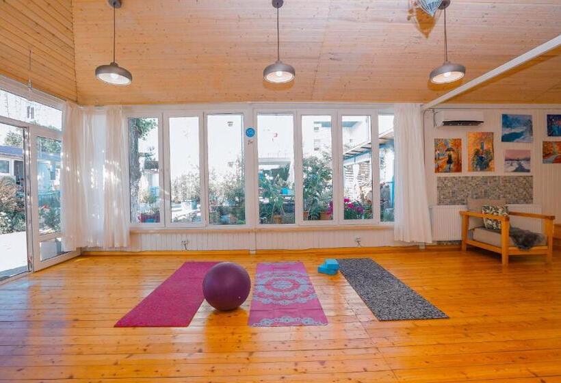 هتل Laguna Beach Club Bazaleti Lake