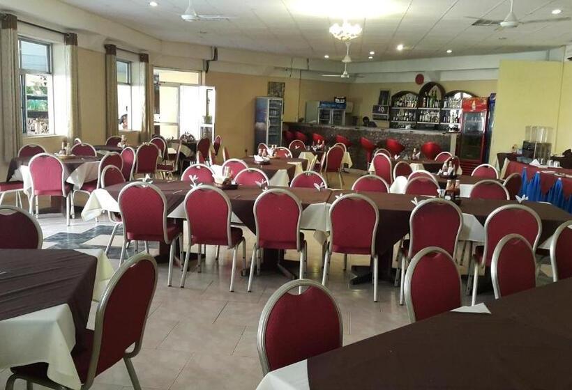 בית מלון כפרי Oasis