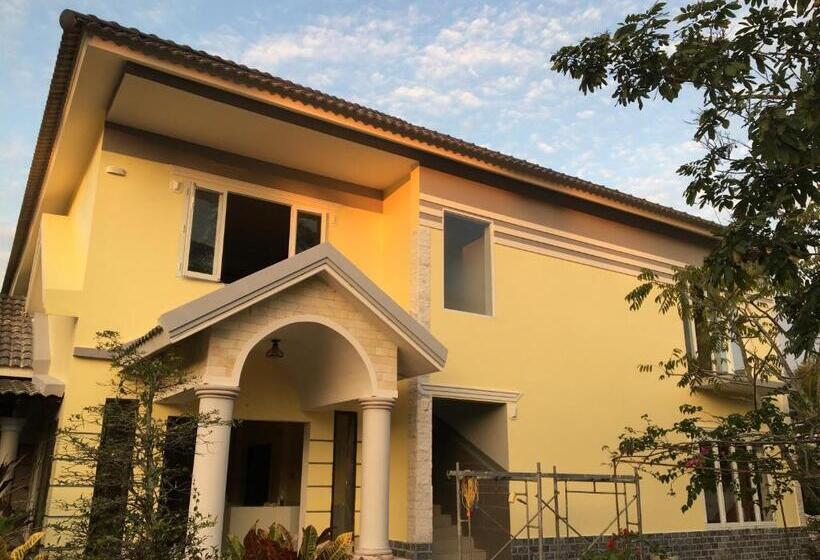 پانسیون Aurora Mekong