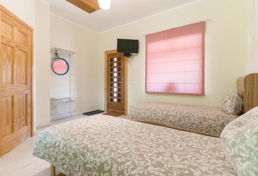 پانسیون Cērpas