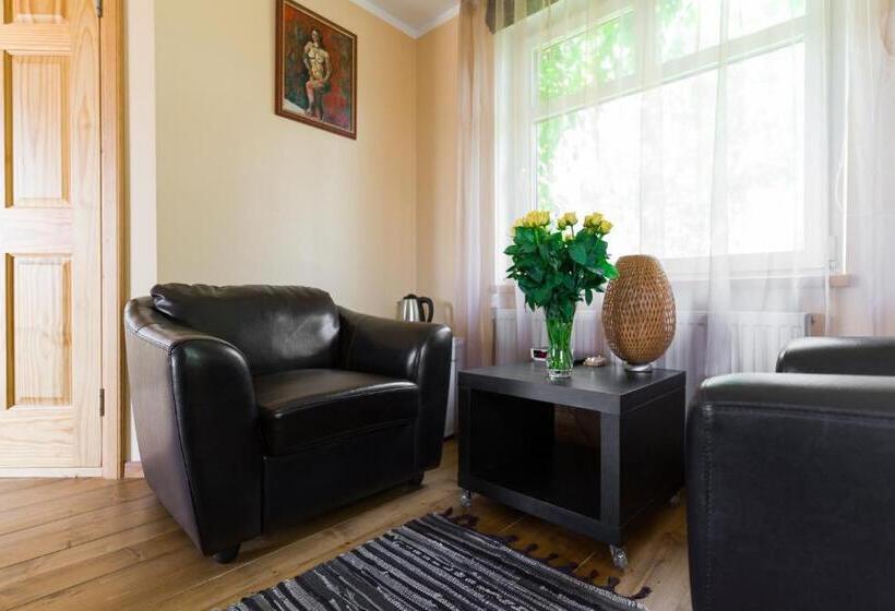 پانسیون Cērpas