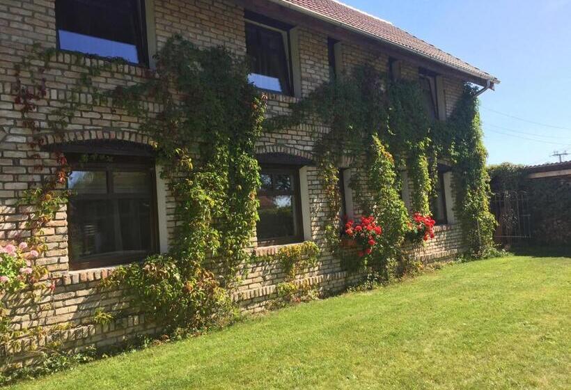 پانسیون Cērpas