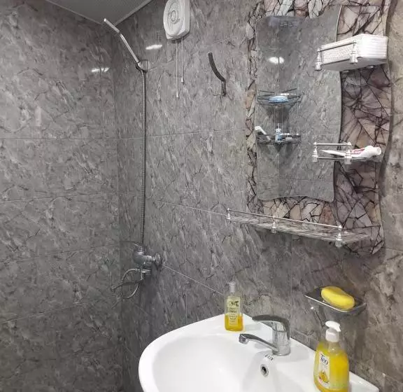 پانسیون Guest House Lankhvri