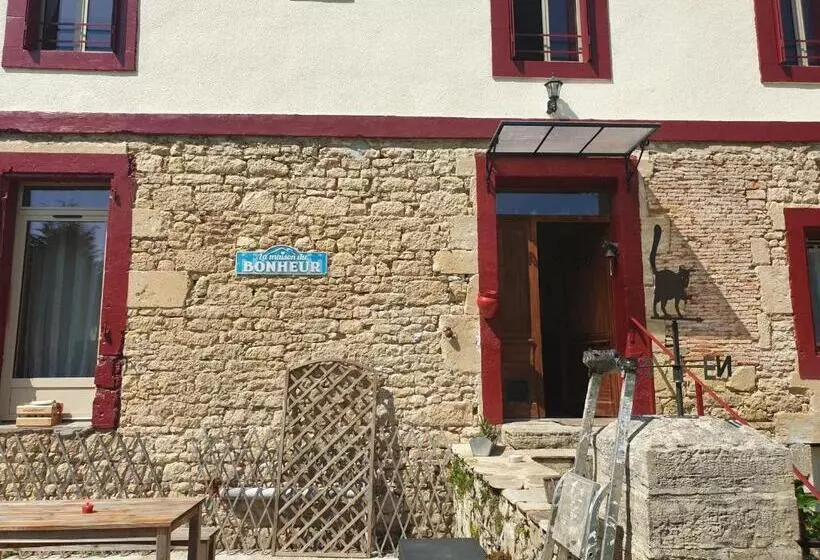 Majatalo La Roulotte De La Maison Du Bonheur