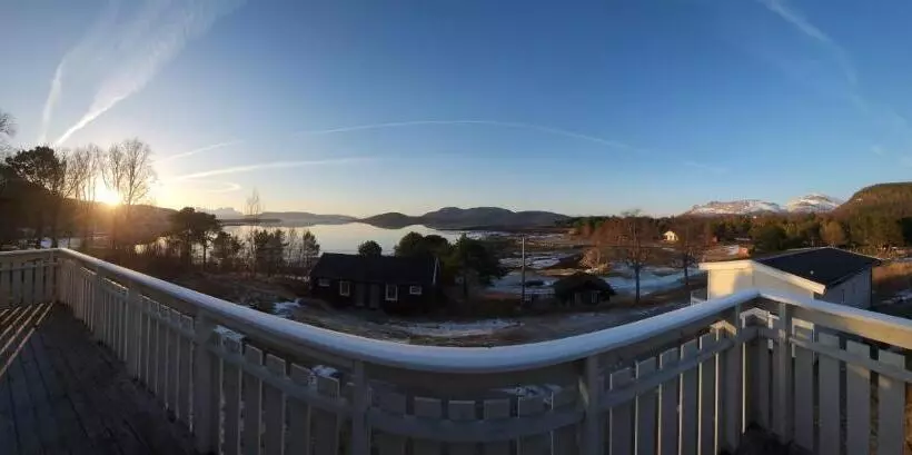 Majatalo Ulvsvåg Gjestgiveri Og Fjordcamping As