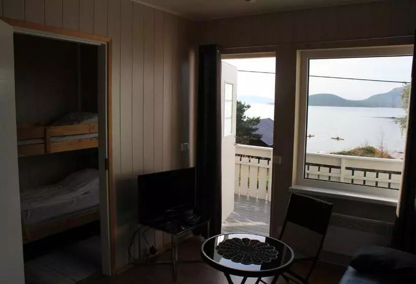 Majatalo Ulvsvåg Gjestgiveri Og Fjordcamping As