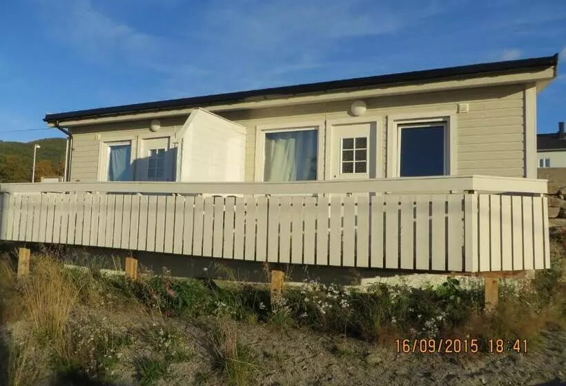 Majatalo Ulvsvåg Gjestgiveri Og Fjordcamping As