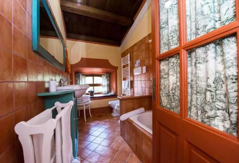 Aamiaismajoitus (B&B) Castello Di Strambinello