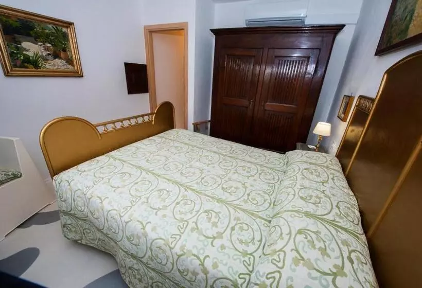 Aamiaismajoitus (B&B) Castello Di Strambinello