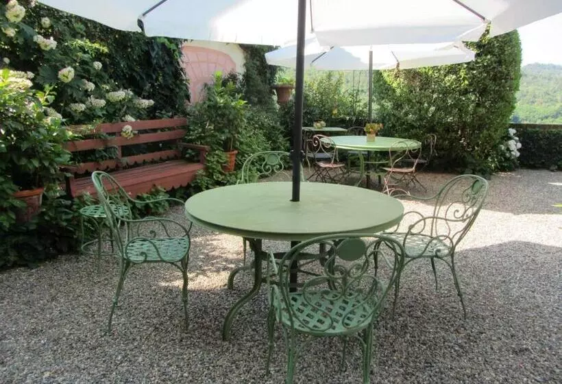 Aamiaismajoitus (B&B) Castello Di Strambinello