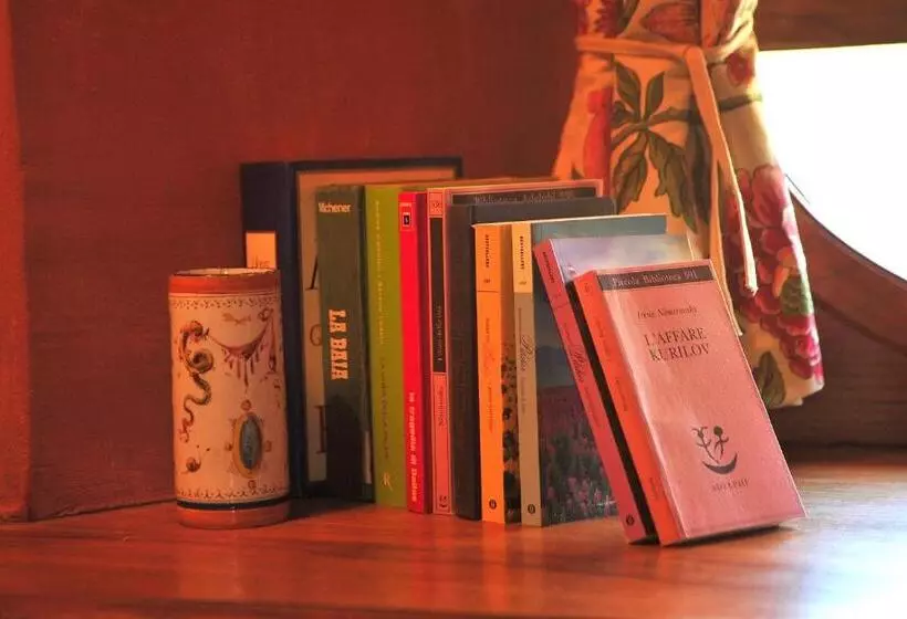 Aamiaismajoitus (B&B) Castello Di Strambinello