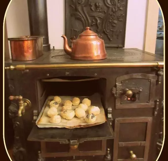 Aamiaismajoitus (B&B) Castello Di Strambinello