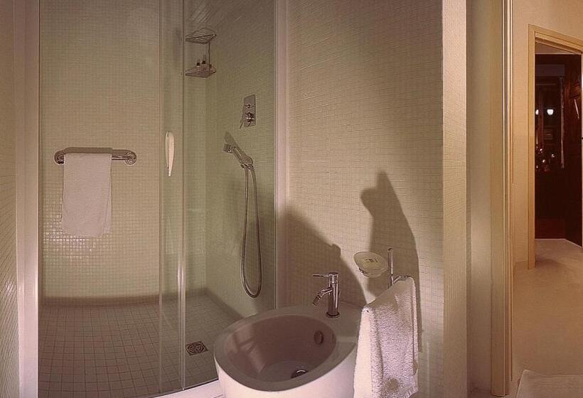 住宿加早餐  Castello Di Strambinello