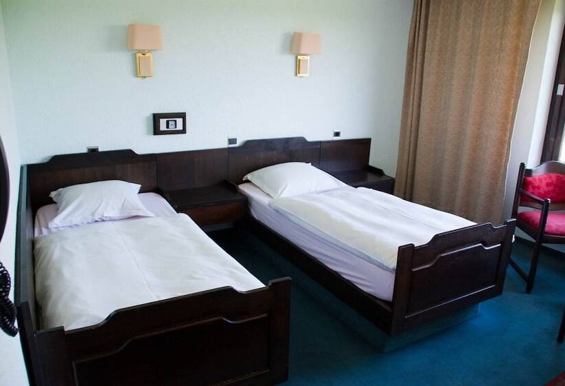 هتل Hôtel Grand Champ