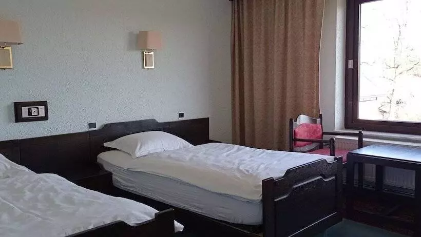 Hotelli Hôtel Grand Champ