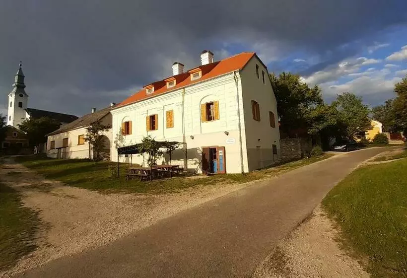 Köveskál Panzió