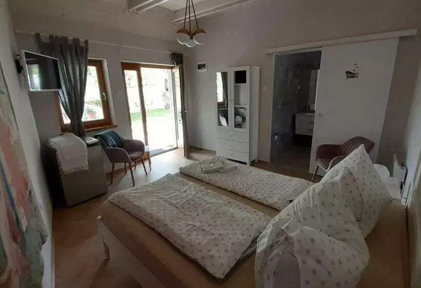 Köveskál Panzió
