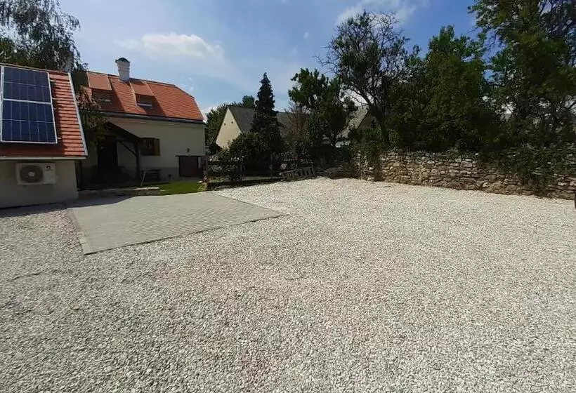 Köveskál Panzió