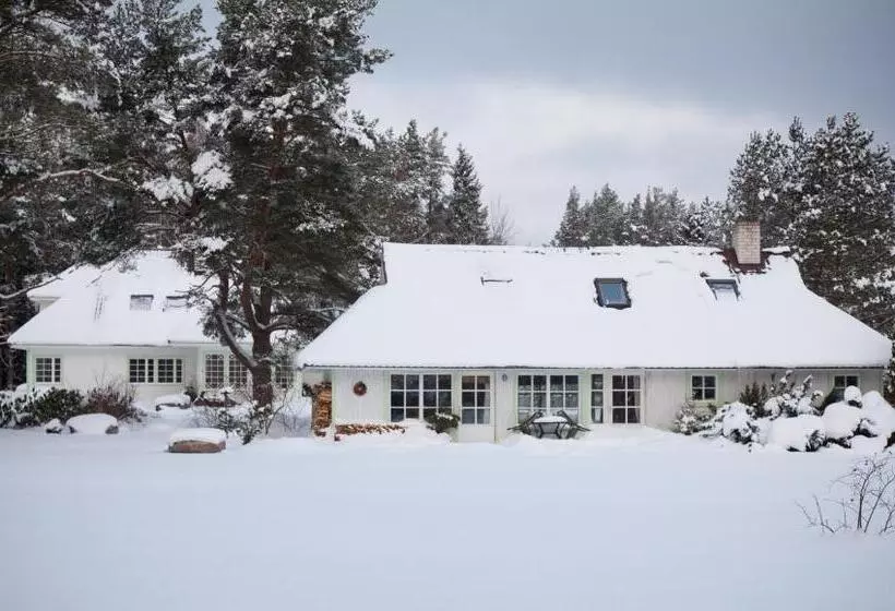 پانسیون Adami Country Guesthouse