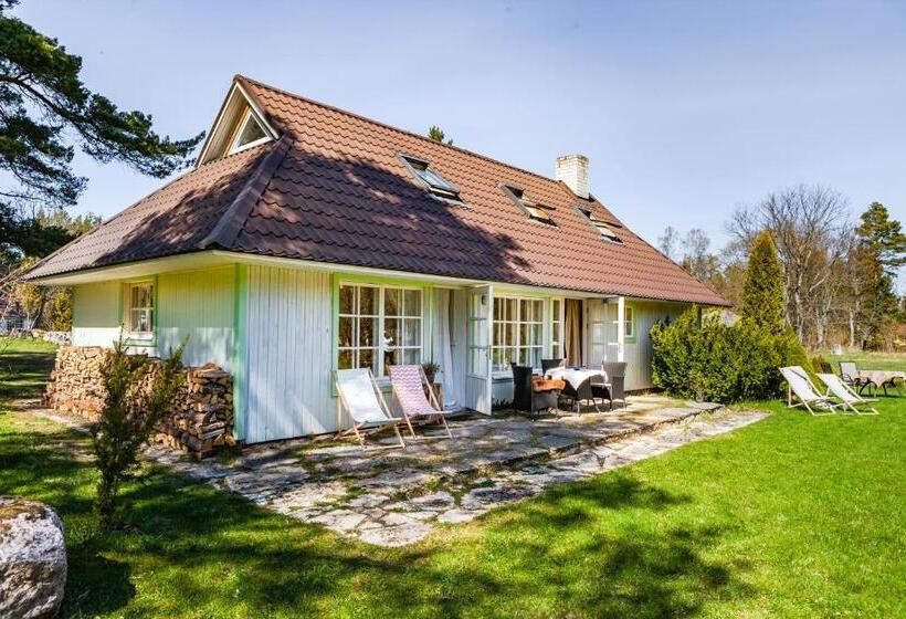 پانسیون Adami Country Guesthouse