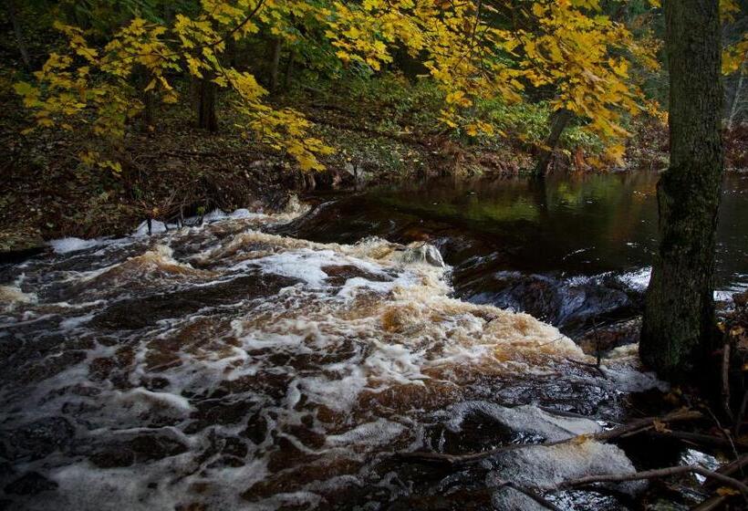 پانسیون Adami Country Guesthouse