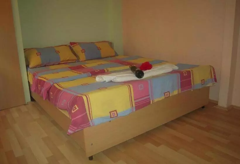 پانسیون Lile Pestani Accommodation