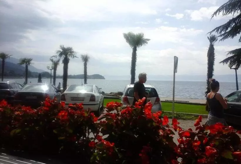 پانسیون Lile Pestani Accommodation