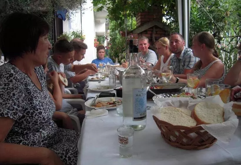 پانسیون Lile Pestani Accommodation