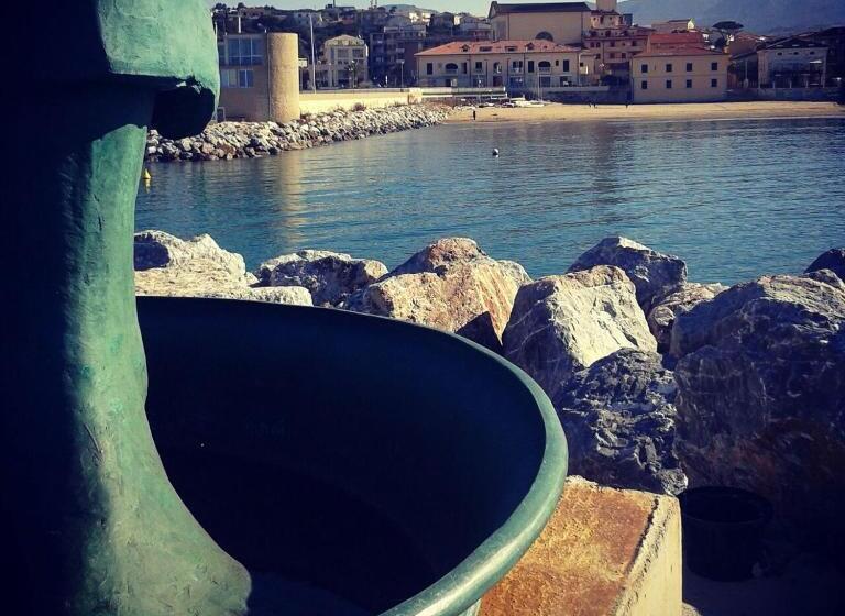 膳宿费 Villa Happy Days