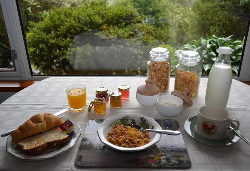 Treetops B&b