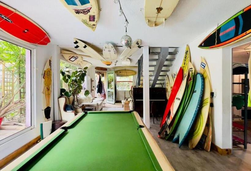 הוסטל Carwyns Surf House