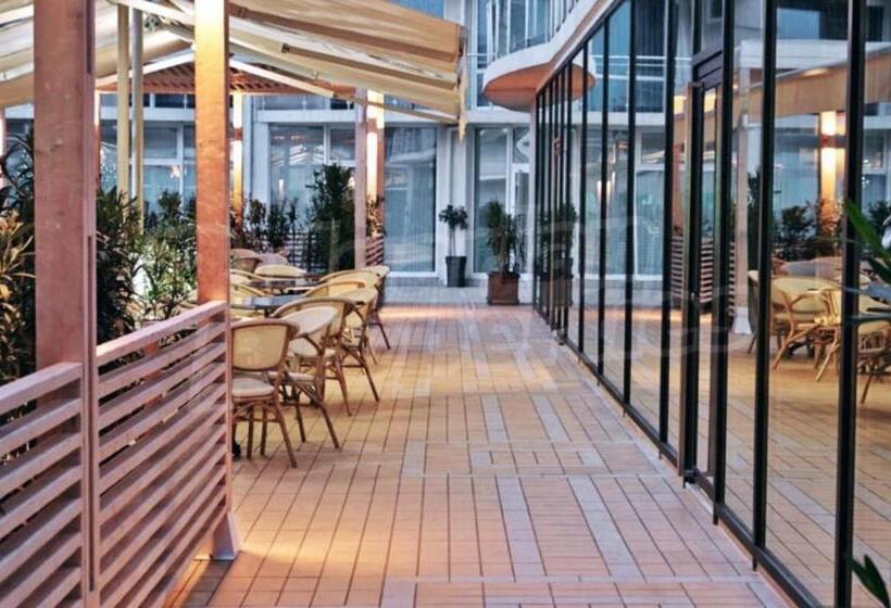 Atlantis Resort Sea View