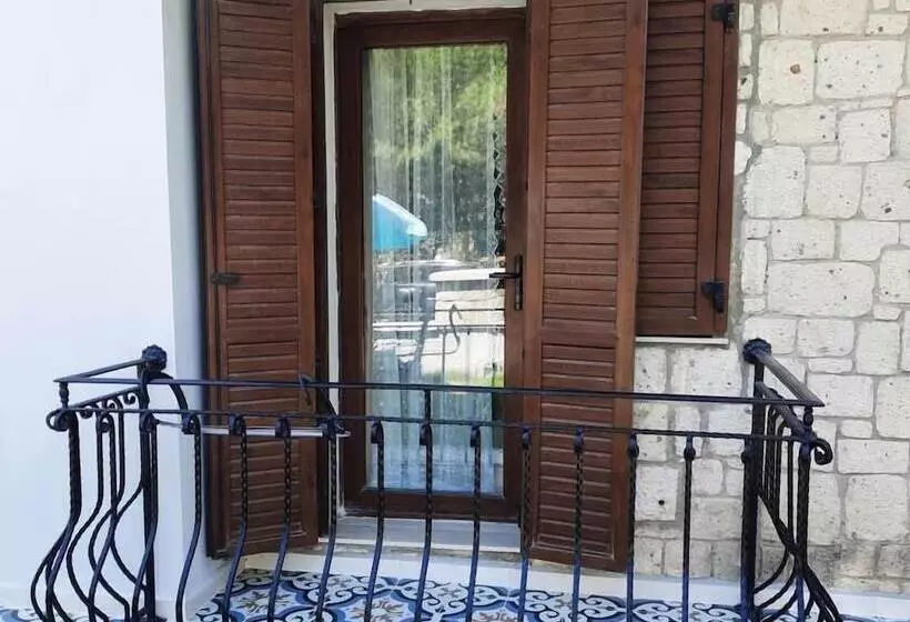 簡易ホテル Aral Turkuaz Butik Otel