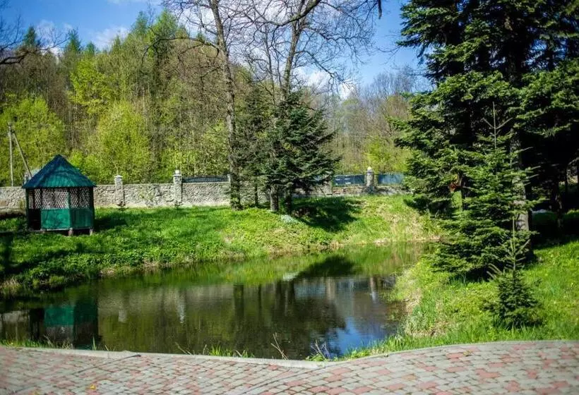 ホテル ‘‘forest House ’‘ будинок для відпочинку