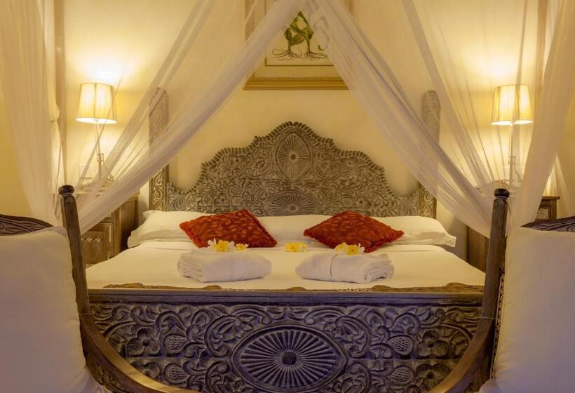 هتل The Maji Beach Boutique