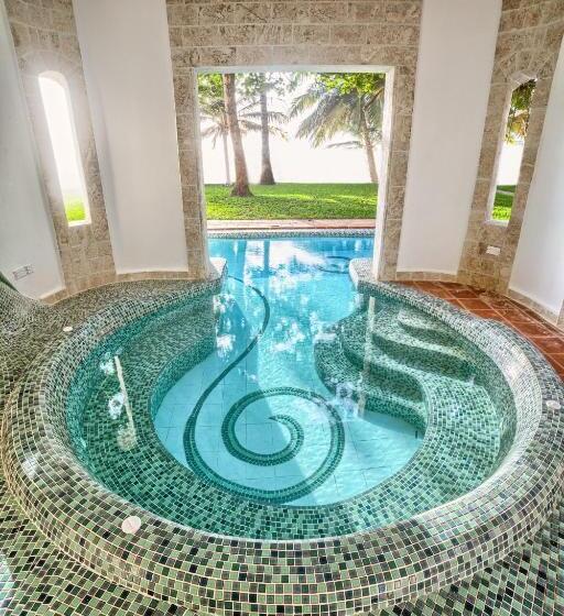 هتل The Maji Beach Boutique