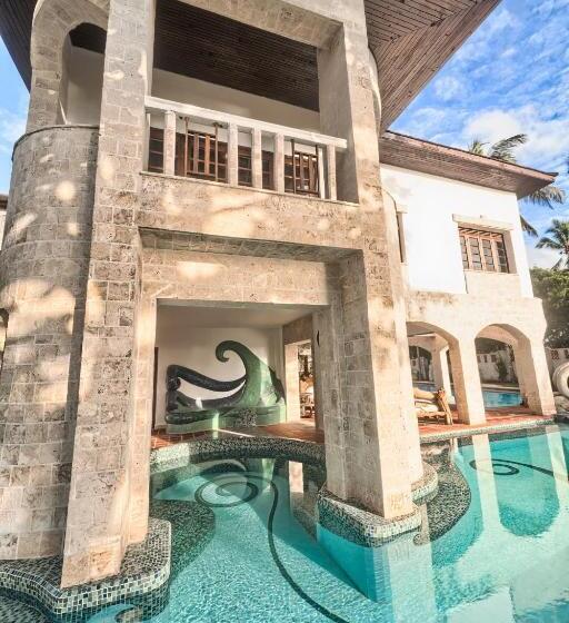 هتل The Maji Beach Boutique