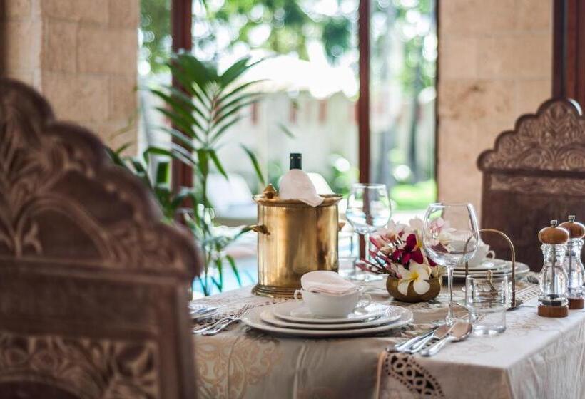 هتل The Maji Beach Boutique