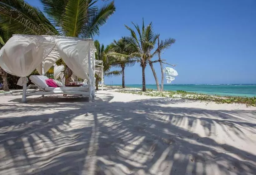 هتل The Maji Beach Boutique