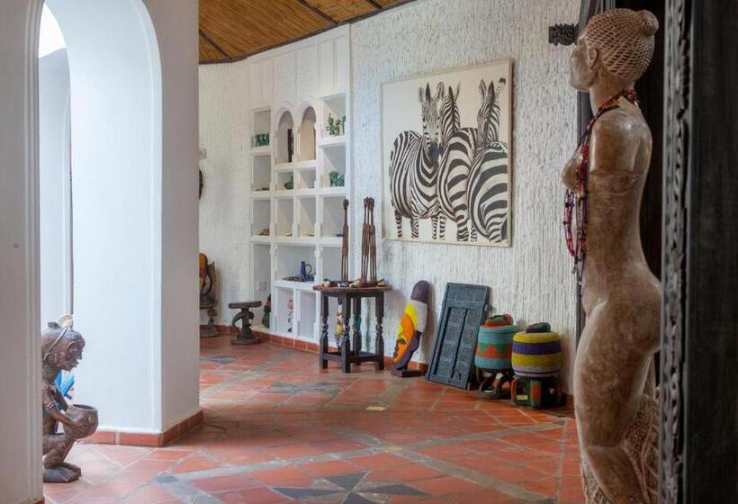 هتل The Maji Beach Boutique